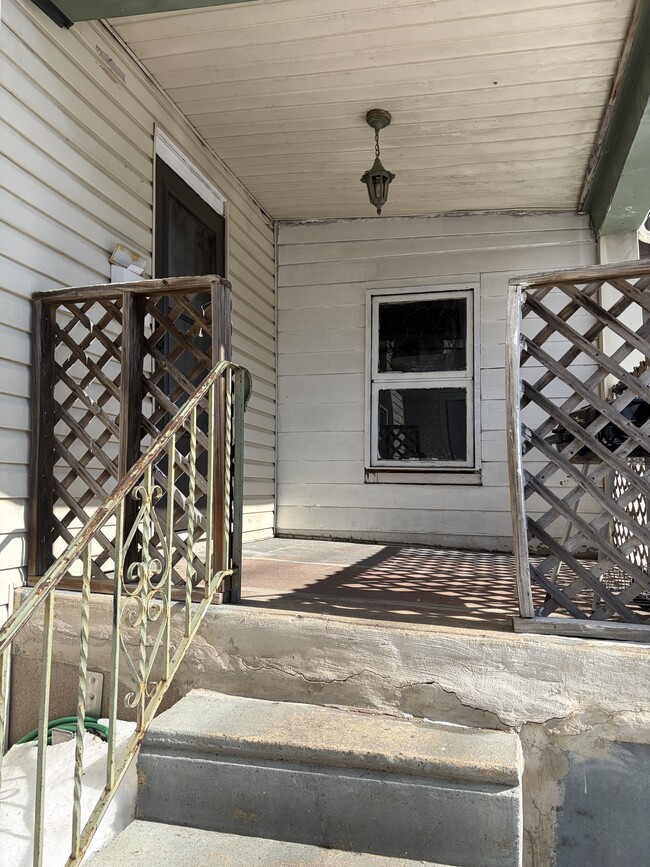 7159 Radbourne Rd in Upper Darby, PA - Foto de edificio - Building Photo