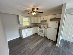 1617 McPherson St, Unit D in Greensboro, NC - Foto de edificio - Building Photo