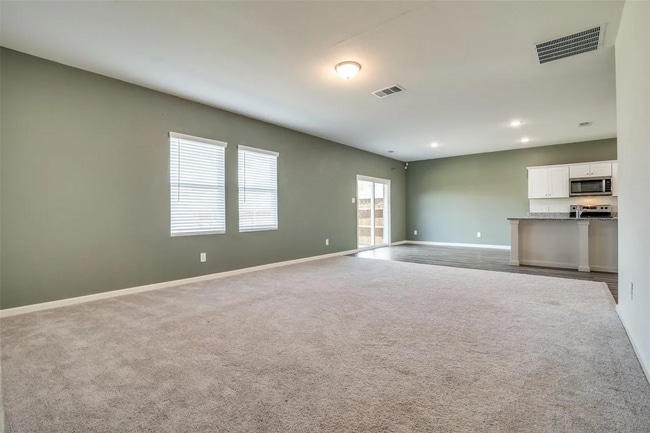 731 Yorkshire Dr in Lavon, TX - Foto de edificio - Building Photo