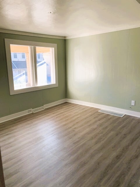 32 E 1st Ave in Latrobe, PA - Foto de edificio - Building Photo