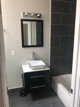 826 N Broad St-Unit -3 in Philadelphia, PA - Foto de edificio - Building Photo