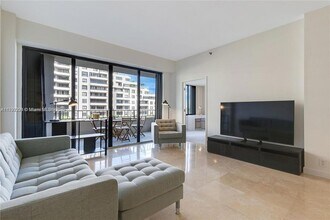 201 Crandon Blvd, Unit 432 in Key Biscayne, FL - Building Photo - Building Photo