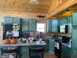 4464 Leetown Rd in Summit Point, WV - Building Photo - Building Photo