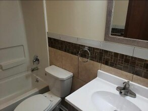33 Mead St in North Tonawanda, NY - Building Photo - Building Photo