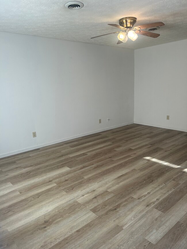 244 Burkhardt Way in Kodak, TN - Building Photo - Building Photo