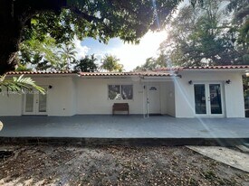1110 NE 119th St in Biscayne Park, FL - Building Photo