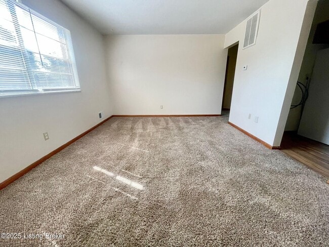 10410 Torrington Rd in Louisville, KY - Building Photo - Building Photo