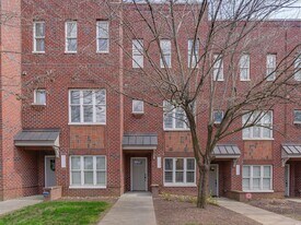 100 N Laurel Ave in Charlotte, NC - Building Photo