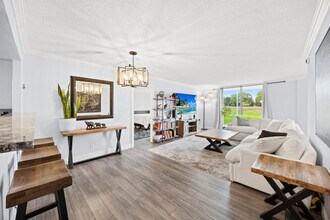 5301 NW 2nd Ave in Boca Raton, FL - Building Photo - Building Photo