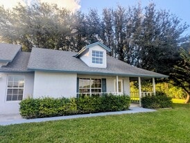 819 Cindy Cir Ln in Wellington, FL - Building Photo