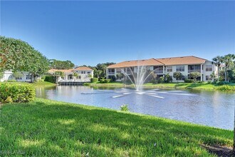 1051 Egrets Walk Cir in Naples, FL - Foto de edificio - Building Photo