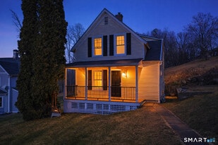 2 Sherman Ave in Greenwich, CT - Building Photo