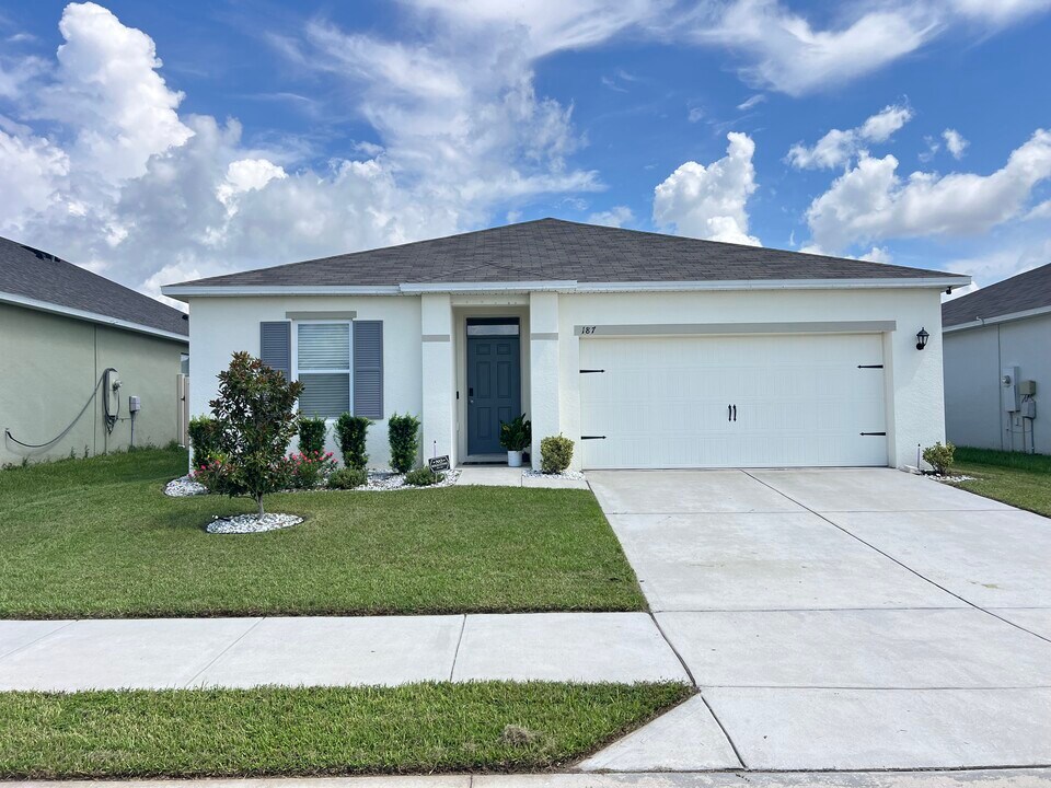 187 Emanuelle Dr in Winter Haven, FL - Building Photo