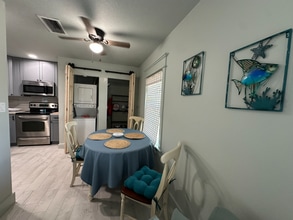 5006 Starfish Dr SE, Unit A in St. Petersburg, FL - Building Photo - Building Photo