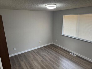 32511 39th Ave S in Federal Way, WA - Building Photo - Building Photo