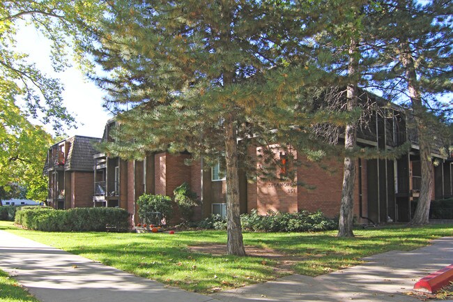 Sycamore Apartments in Provo, UT - Foto de edificio - Building Photo