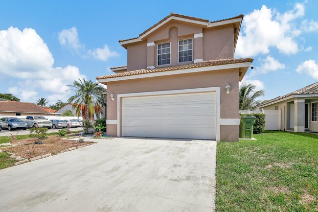 16404 NW 19th St in Pembroke Pines, FL - Foto de edificio - Building Photo