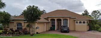 5900 Herons Landing Dr in Rockledge, FL - Building Photo