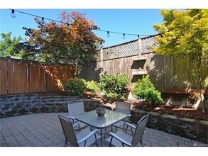1142 NW 56th St in Seattle, WA - Building Photo - Building Photo