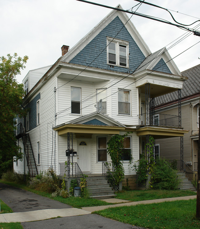 1622 Howard Ave in Utica, NY - Building Photo - Building Photo