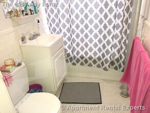 172 Maple St, Unit #301 in Malden, MA - Building Photo - Building Photo