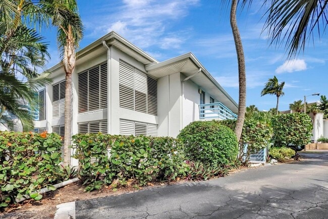 11000 S Ocean Dr, Unit 1-D in Jensen Beach, FL - Building Photo - Building Photo