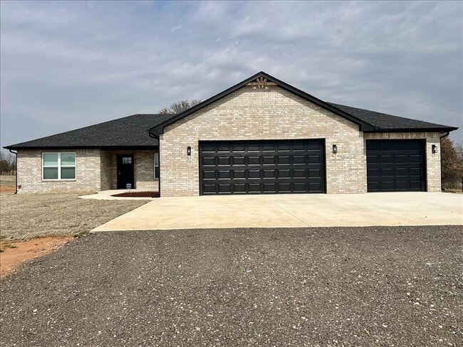 property at 2184 Hilltop Ln