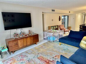 11336 NW 16th St in Pembroke Pines, FL - Building Photo - Building Photo