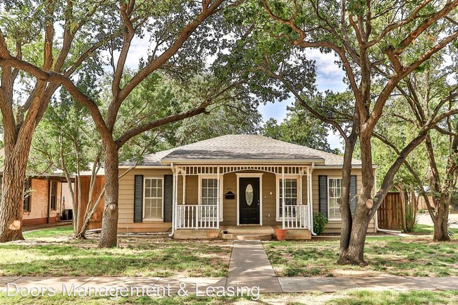 2711 22nd St in Lubbock, TX - Building Photo - Building Photo