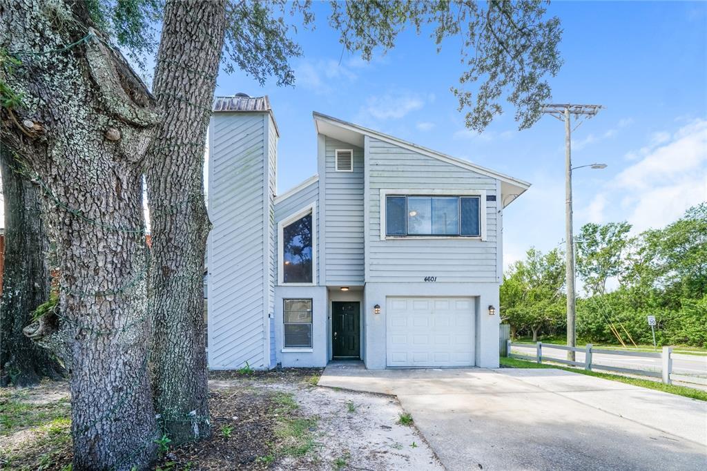 4601 E Serena Dr in Tampa, FL - Building Photo