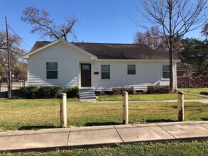 5716 Robertson St in Houston, TX - Building Photo - Building Photo