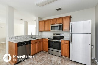 2206 Midbury Dr in Lancaster, TX - Foto de edificio - Building Photo