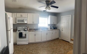 1709 Belmont Dr, Unit 3 in Tyler, TX - Building Photo - Building Photo