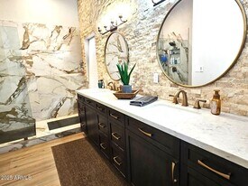 9763 E Dreyfus Ave in Scottsdale, AZ - Building Photo