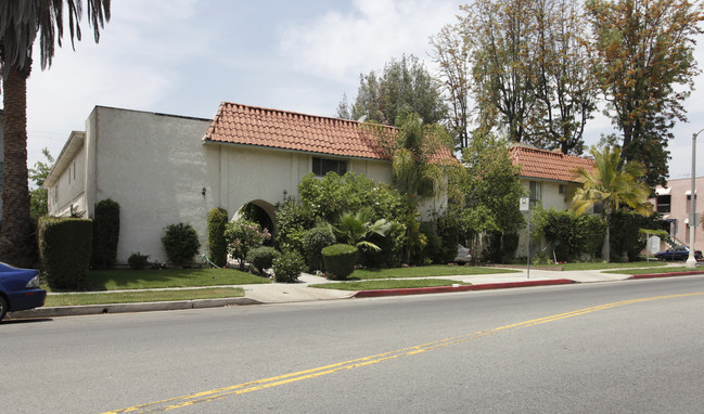 4251 Tujunga Ave in Studio City, CA - Foto de edificio - Building Photo