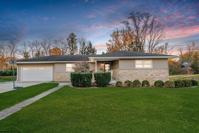 property at 670 Killarney Dr