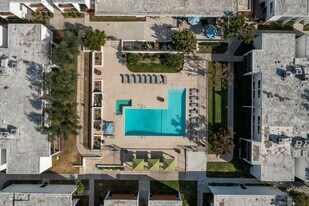 Arrive Laurie Lane in Thousand Oaks, CA - Building Photo