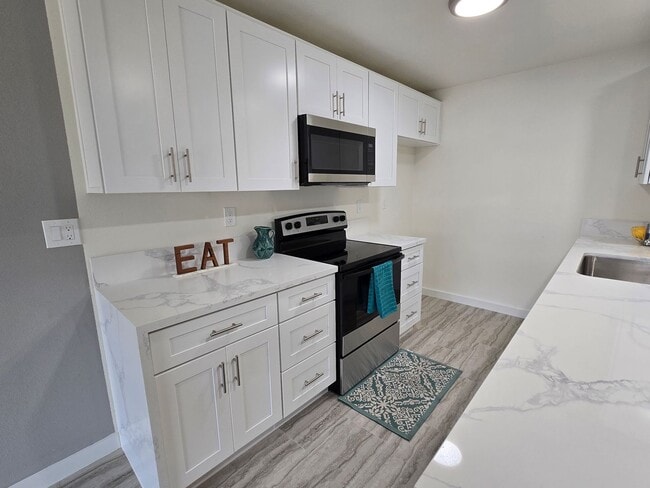 property at 1544 E Quincy Ave