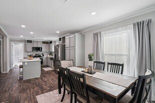 1621 American Dr in Cleburne, TX - Building Photo