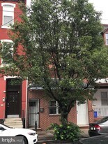 429 N 40th St in Philadelphia, PA - Building Photo