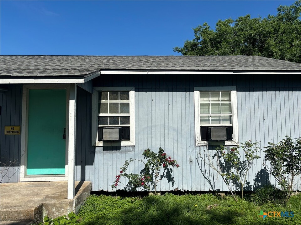 122 Parker St in Port Lavaca, TX - Building Photo