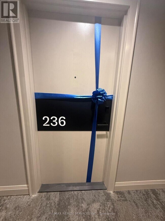 3250 Carding Mill Trail in Oakville, ON - Building Photo - Building Photo