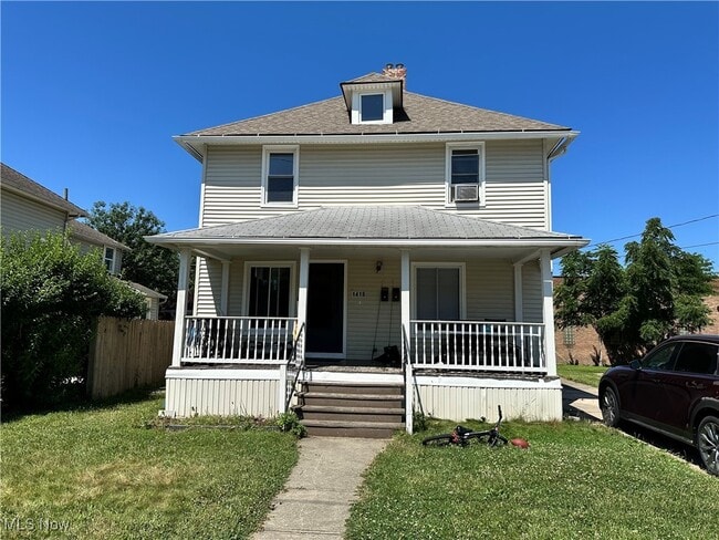 property at 1418 Wyandotte Ave