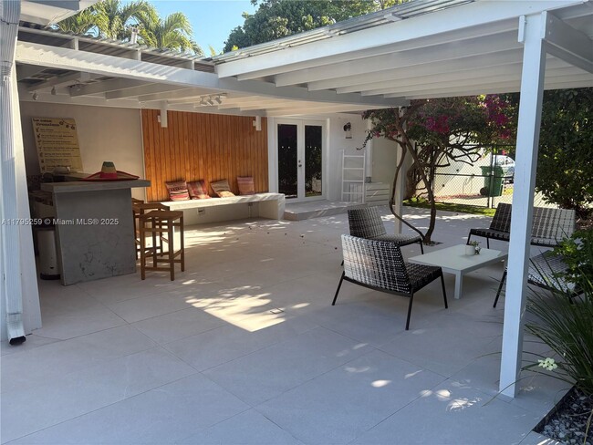 8295 SW 116th St in Miami, FL - Building Photo - Building Photo