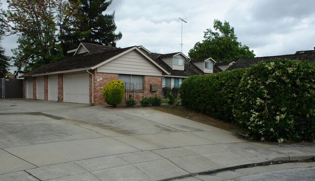 103 Exeter Ct in Sunnyvale, CA - Building Photo - Building Photo