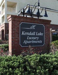 Kendall Lake Apartments photo'