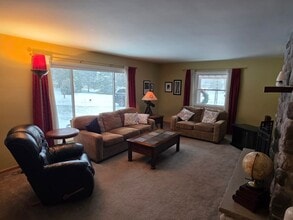 3365 Arroyo Rd in Brookfield, WI - Building Photo - Building Photo