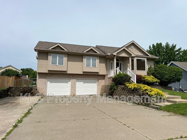 918 SE Judy Dr in Ankeny, IA - Building Photo - Building Photo