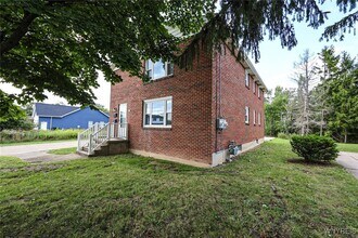 862 Falcon Dr in Depew, NY - Building Photo - Building Photo
