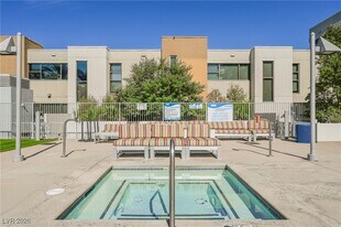 353 E Bonneville Ave in Las Vegas, NV - Building Photo